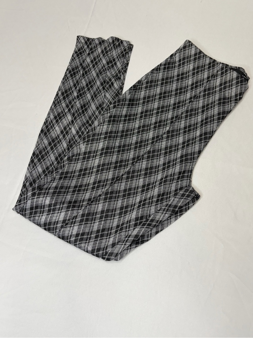 Tahari Plaid Knit Leggings in Black and Gray